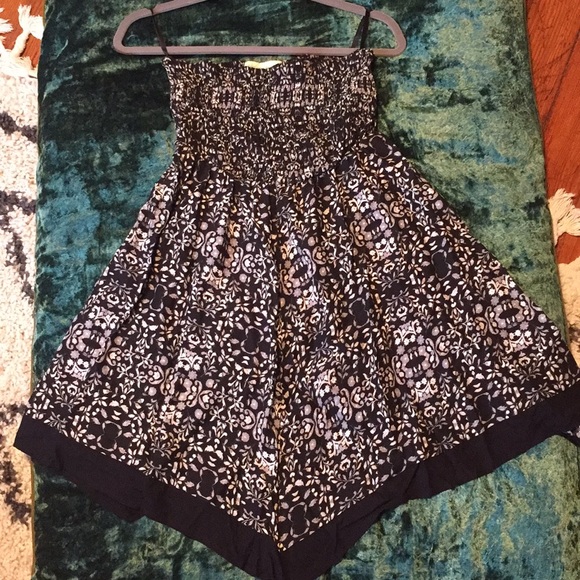 Staring at stars dress - Picture 3 of 3